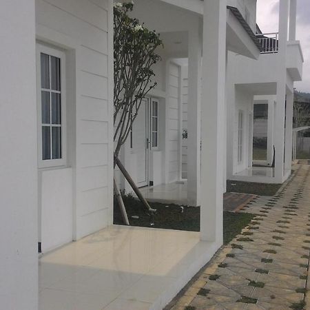 Amaranta Guest House Batu  Luaran gambar