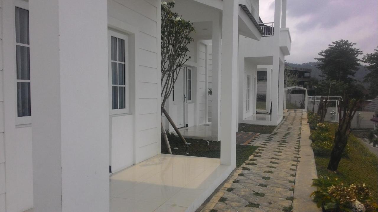 Amaranta Guest House Batu  Luaran gambar