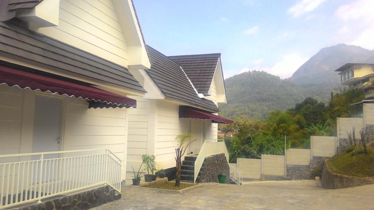 Amaranta Guest House Batu  Luaran gambar